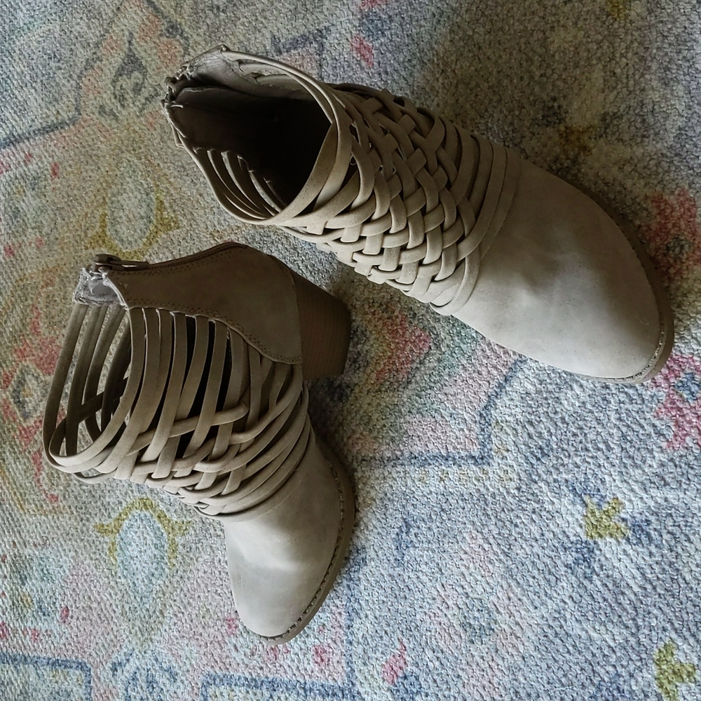 DONATED - Jellypop Tan Beige Booties